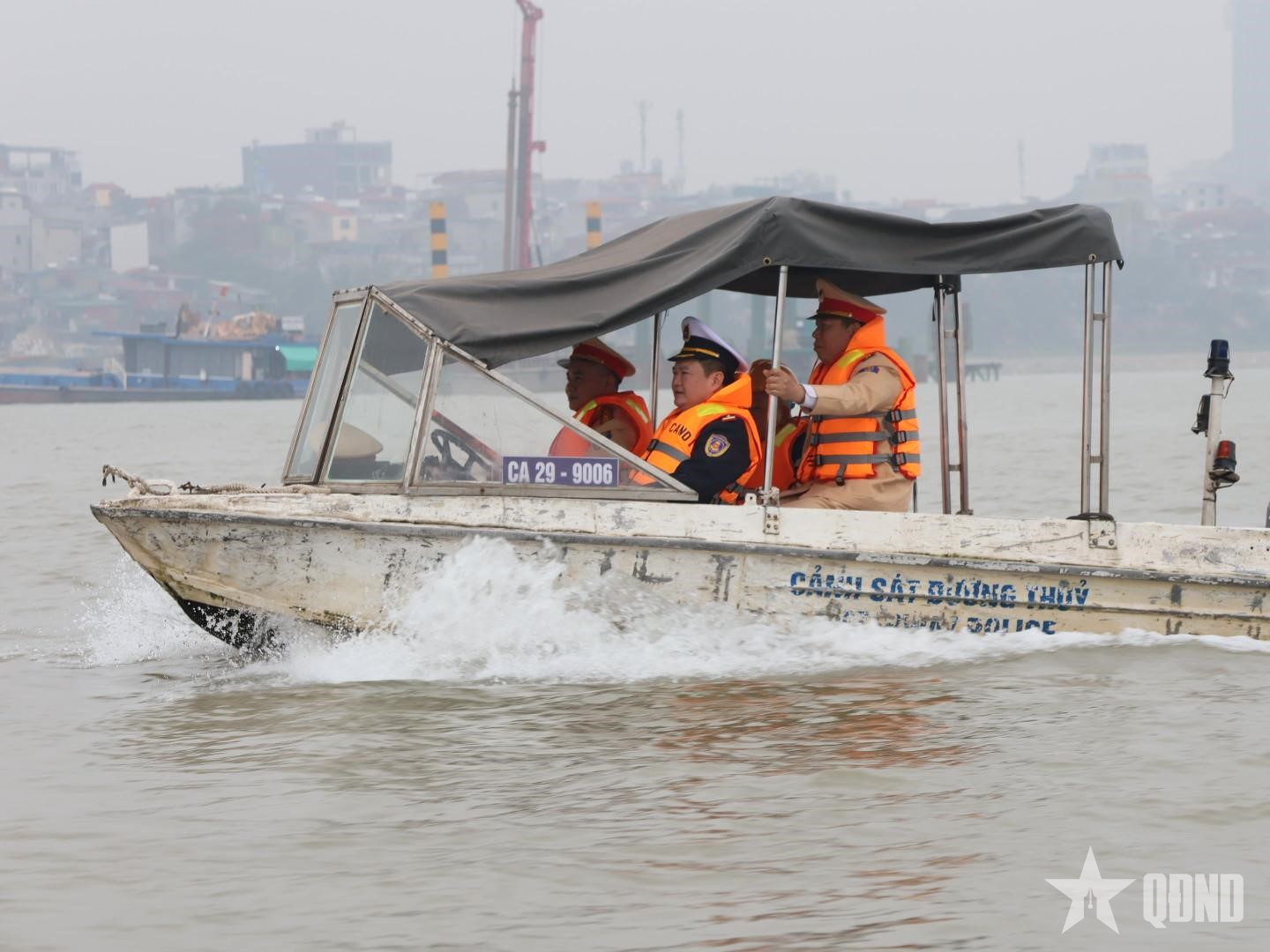 Hà Nội: Tăng cường tuần tra, kiểm soát trước nguy cơ mất an toàn giao thông đường thủy